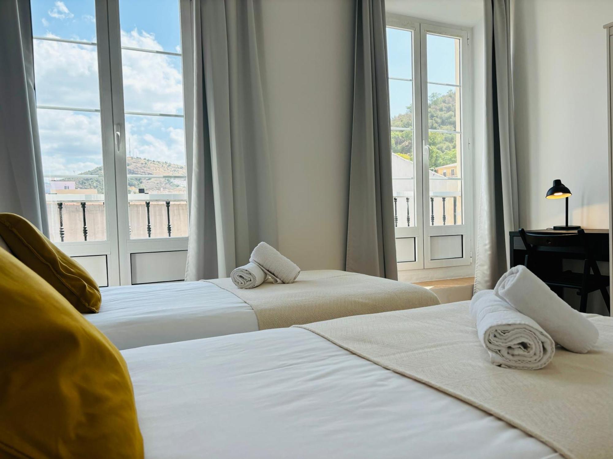 Apartamentos Alcazaba มาลากา ภายนอก รูปภาพ