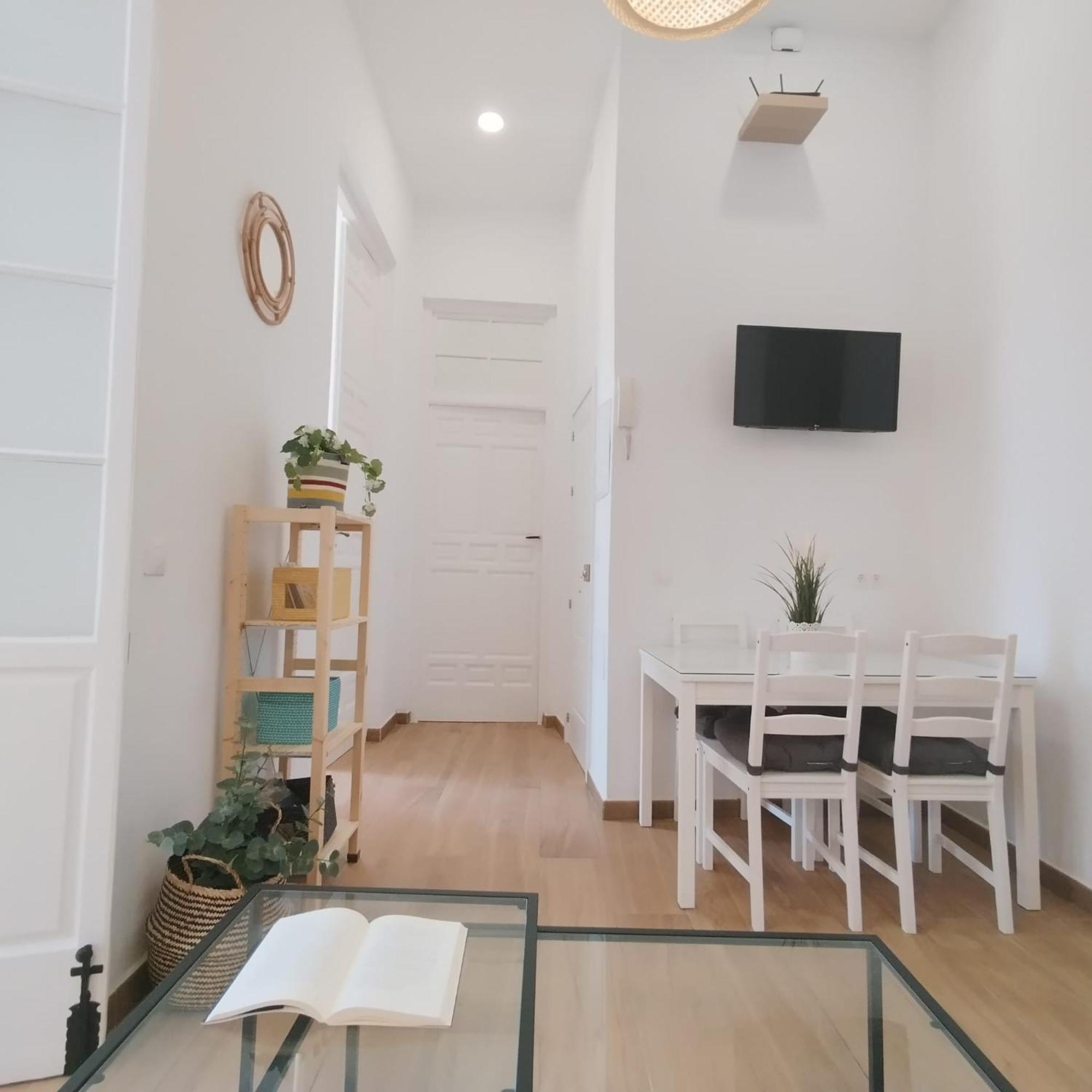 Apartamentos Alcazaba มาลากา ภายนอก รูปภาพ